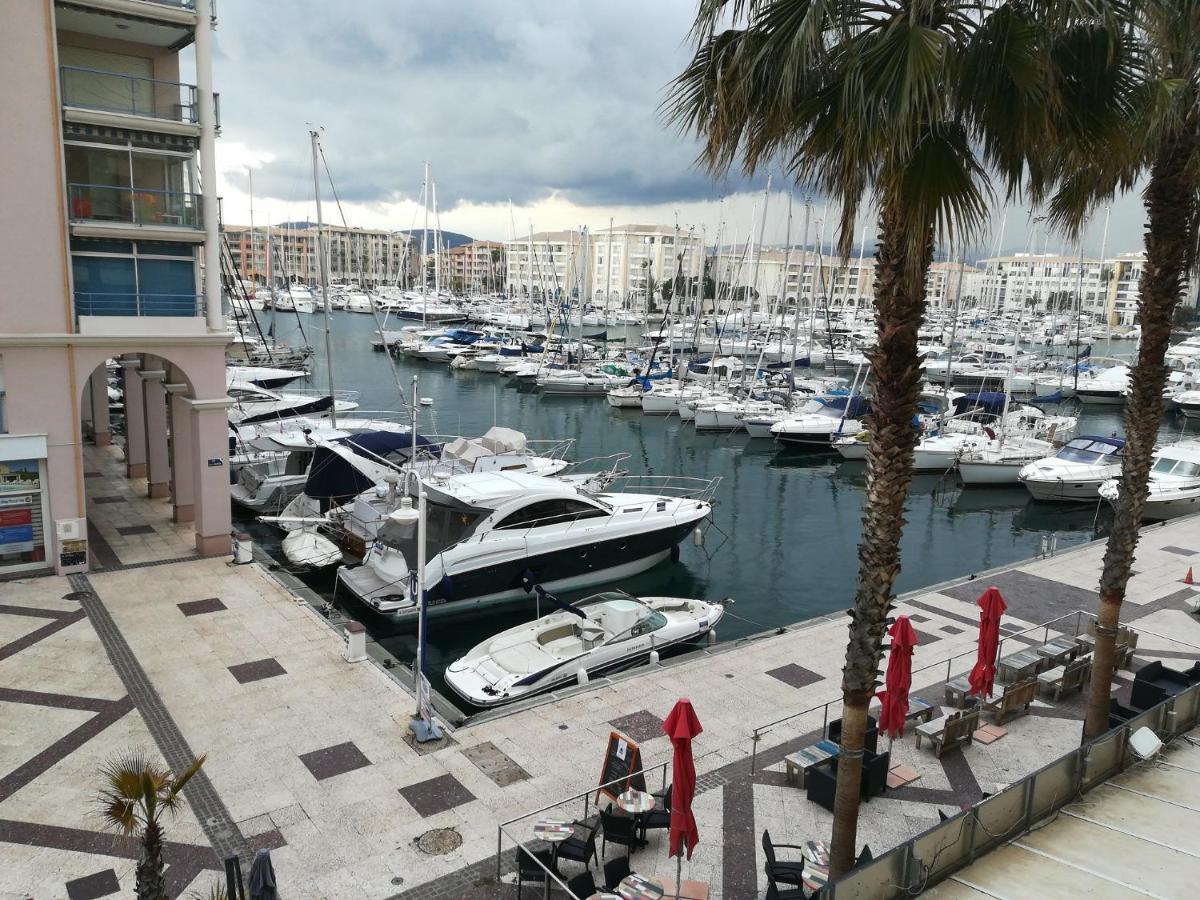 Apartment Port *